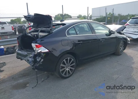 2015 Volvo S60 T6 Platinum z USA, uszkodzony, nr VIN YV149MFM1F1353482